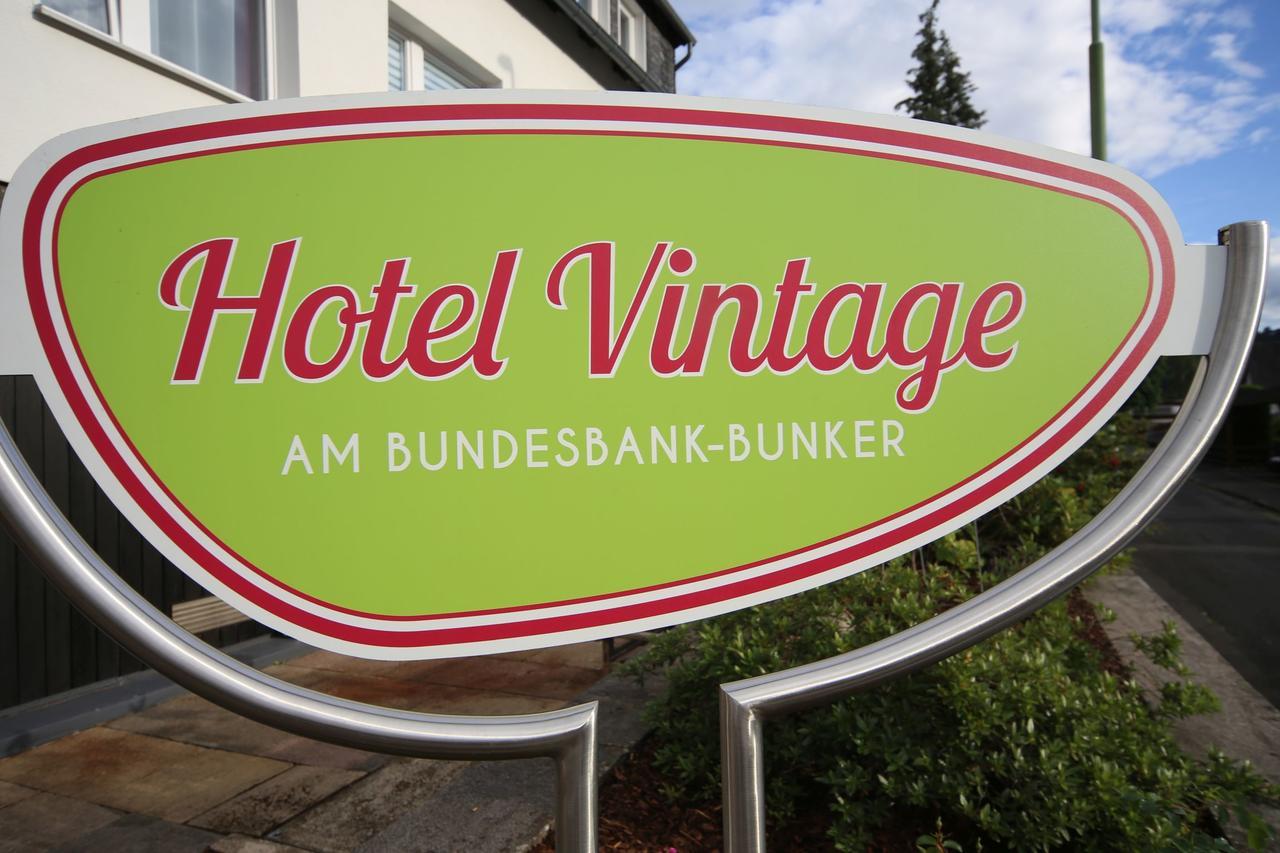 Hotel Vintage Am Bundesbank-Bunker Кохем Екстериор снимка